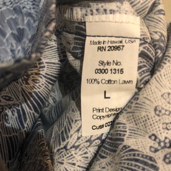 Tori Richard’s•short sleeve button down•large•blue & white floral•cotton lawn - Picture 4 of 10